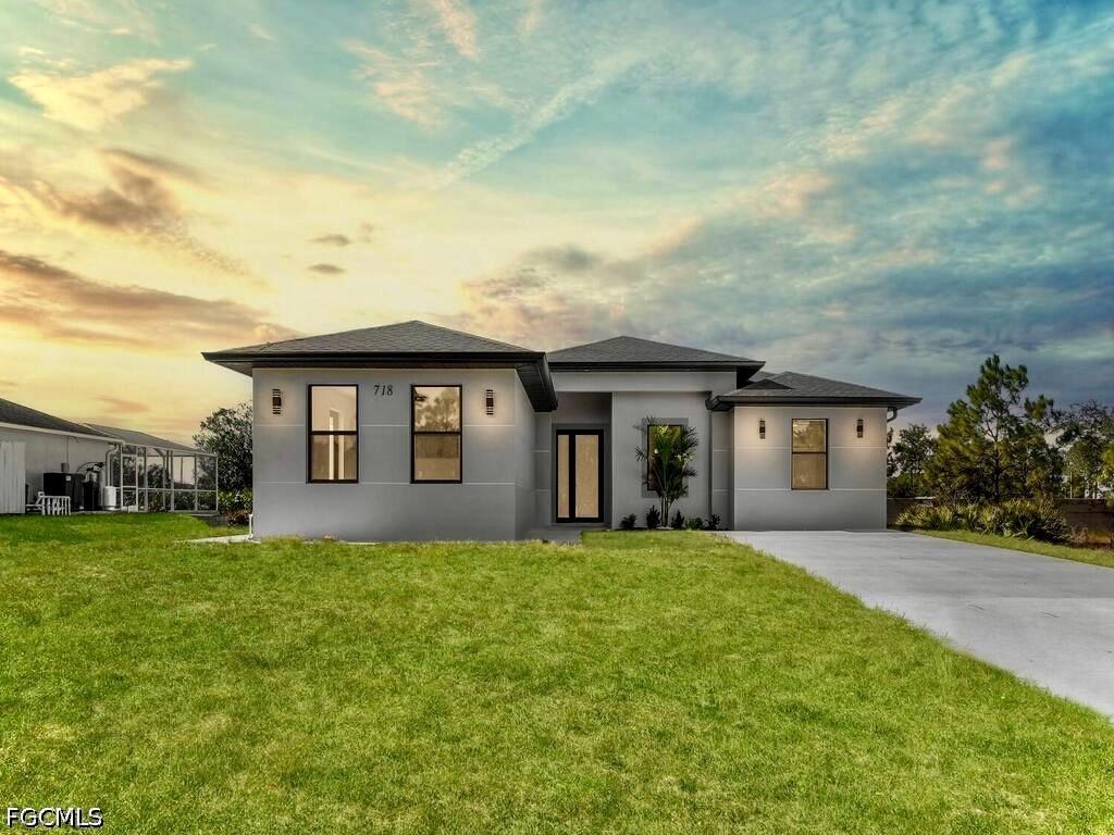 718 Bedford Point Ave., Lehigh Acres, FL 33974