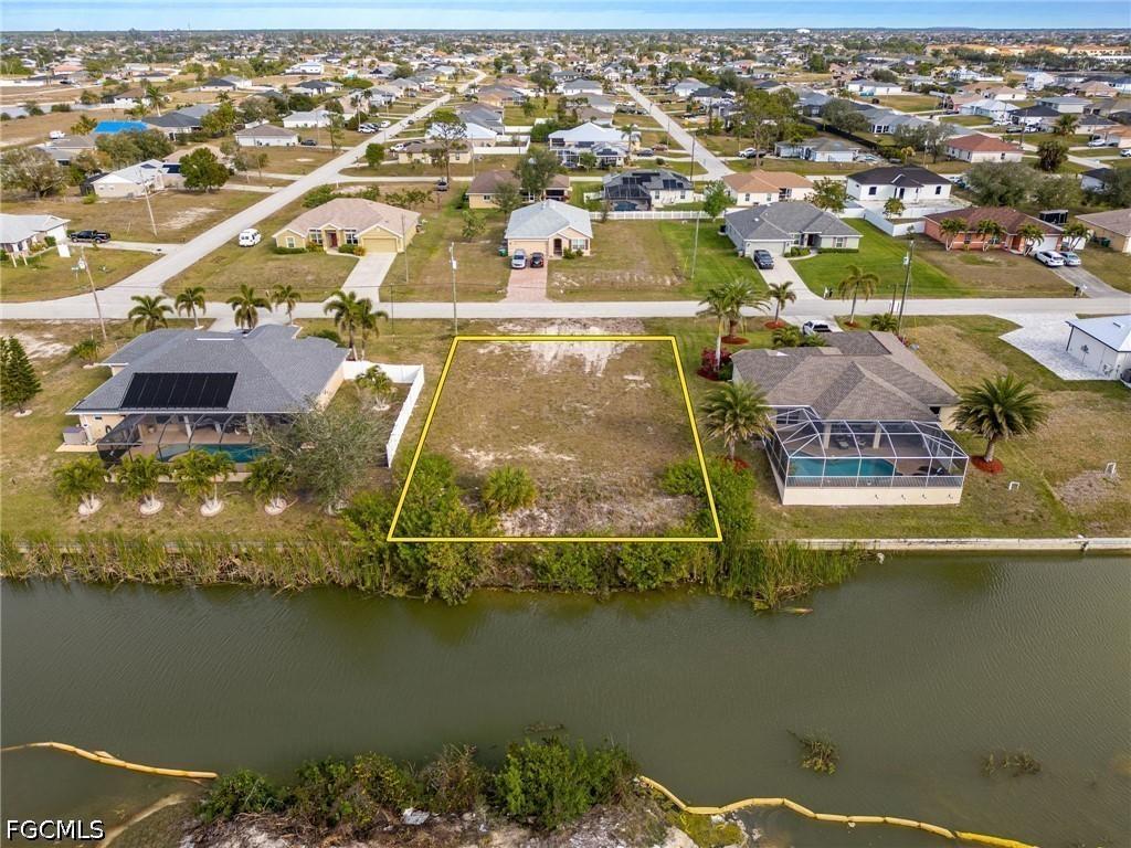 1720 NW 2nd Ter., Cape Coral, FL 33993