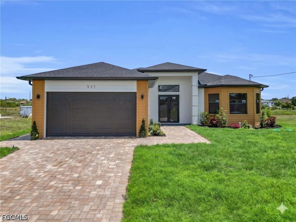 537 Paloma Ave., Lehigh Acres, FL 33974