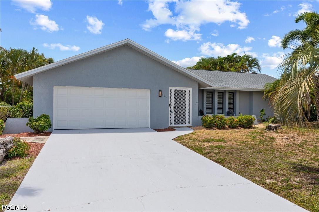 924 SE 21st Ln., Cape Coral, FL 33990