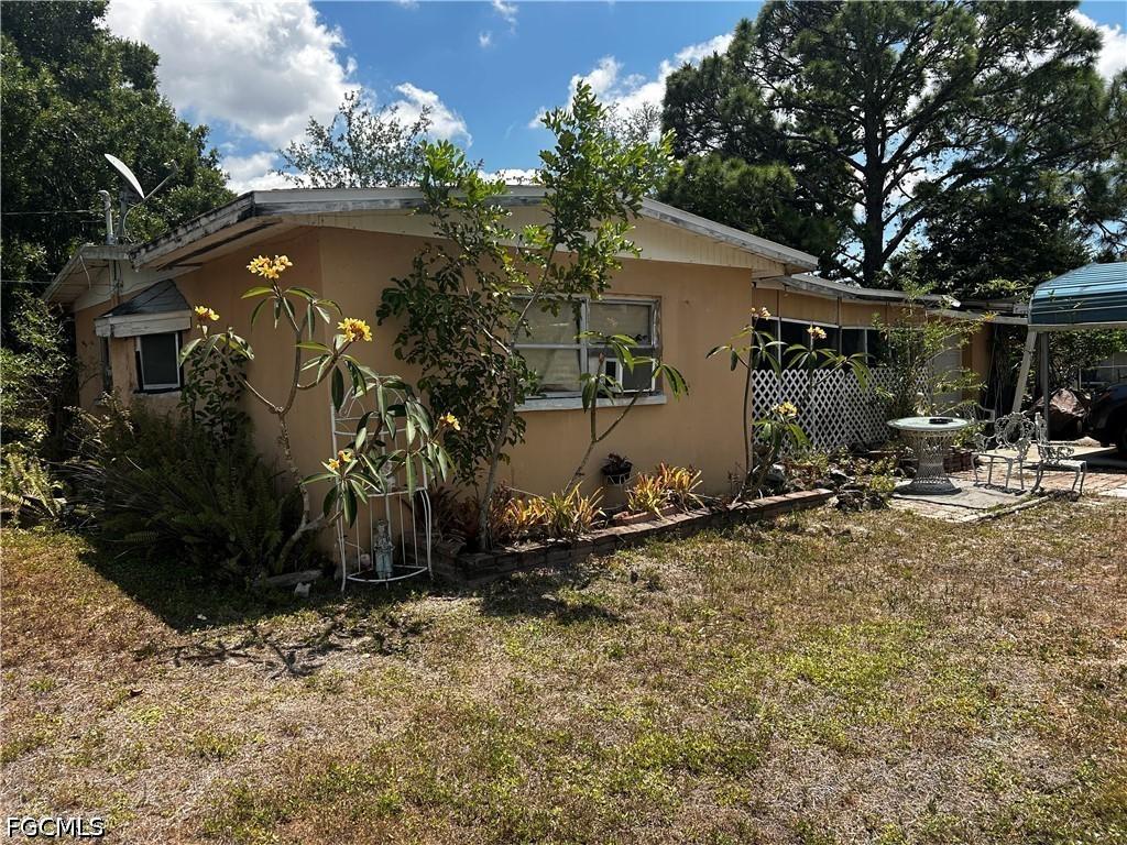 376 Kingston Dr., Fort Myers, FL 33905