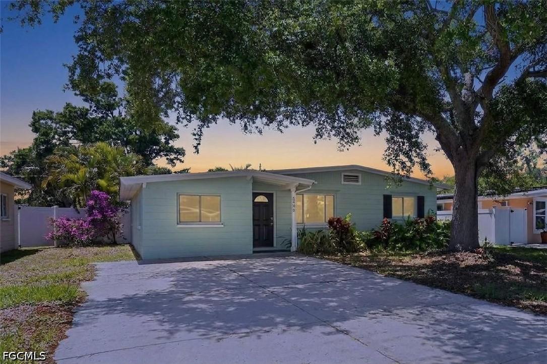 3300 Kingston St., St Petersburg, FL 33713