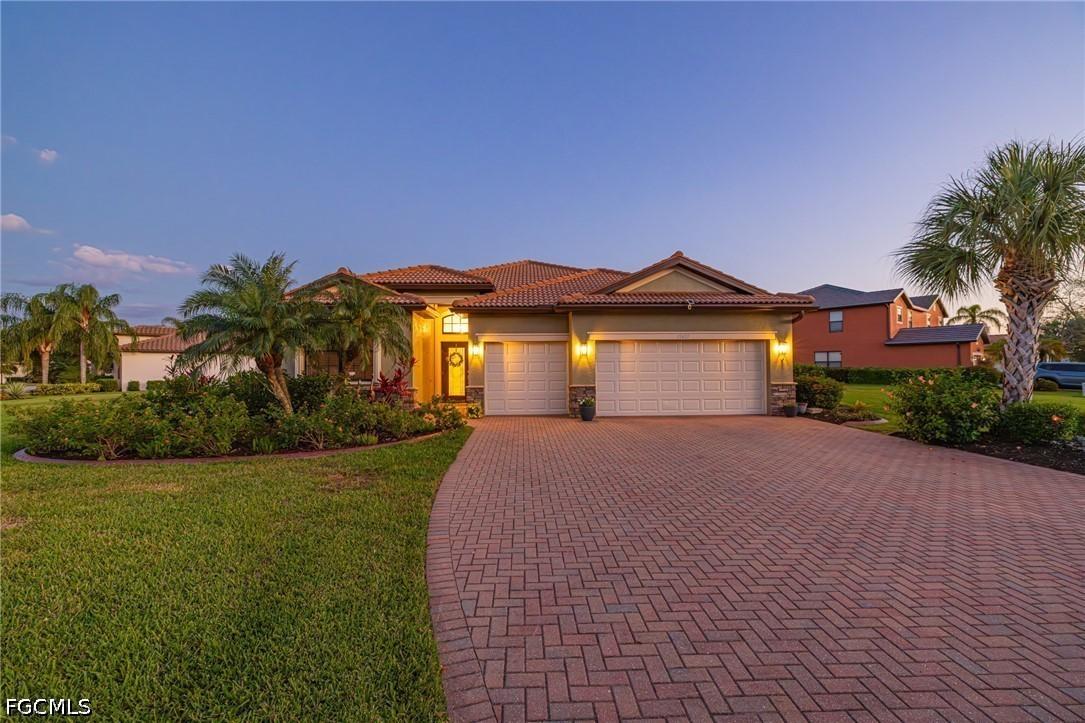 12657 Astor Pl., Fort Myers, FL 33913
