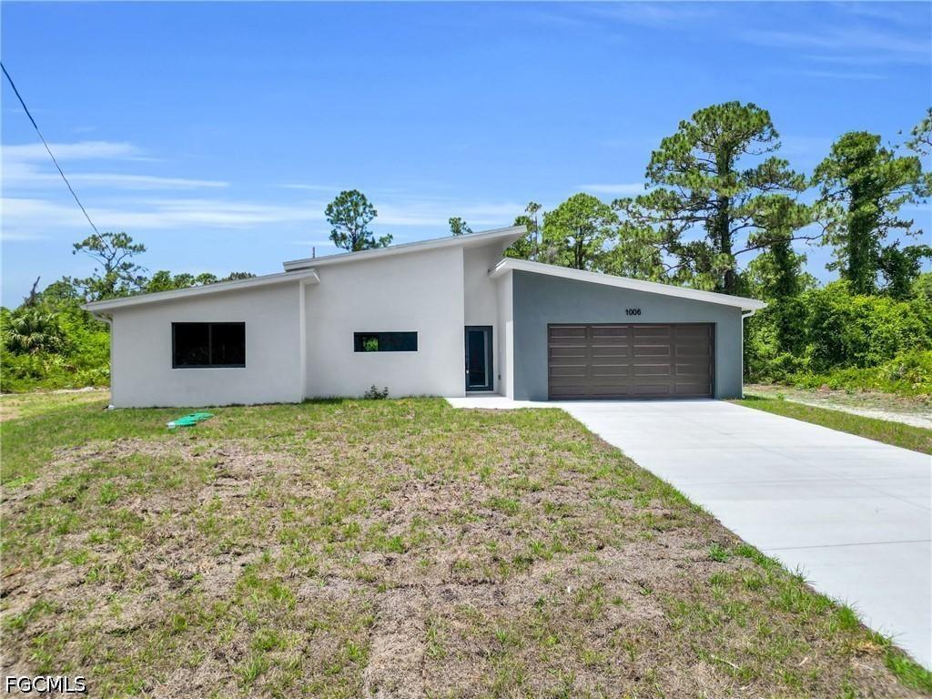 1006 Macy St., Lehigh Acres, FL 33974