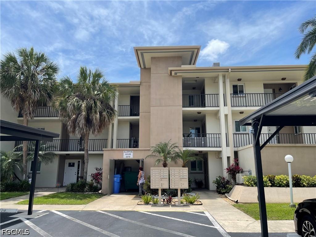 2079 Barkeley Ln. #19, Fort Myers, FL 33907