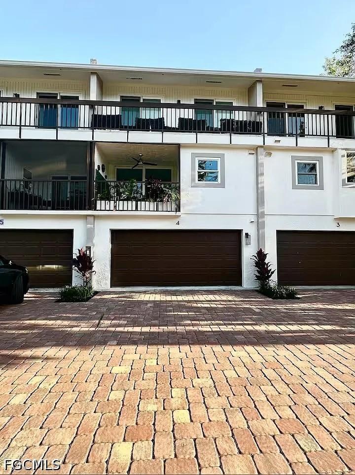 995 9th Ave. #4, Naples, FL 34102