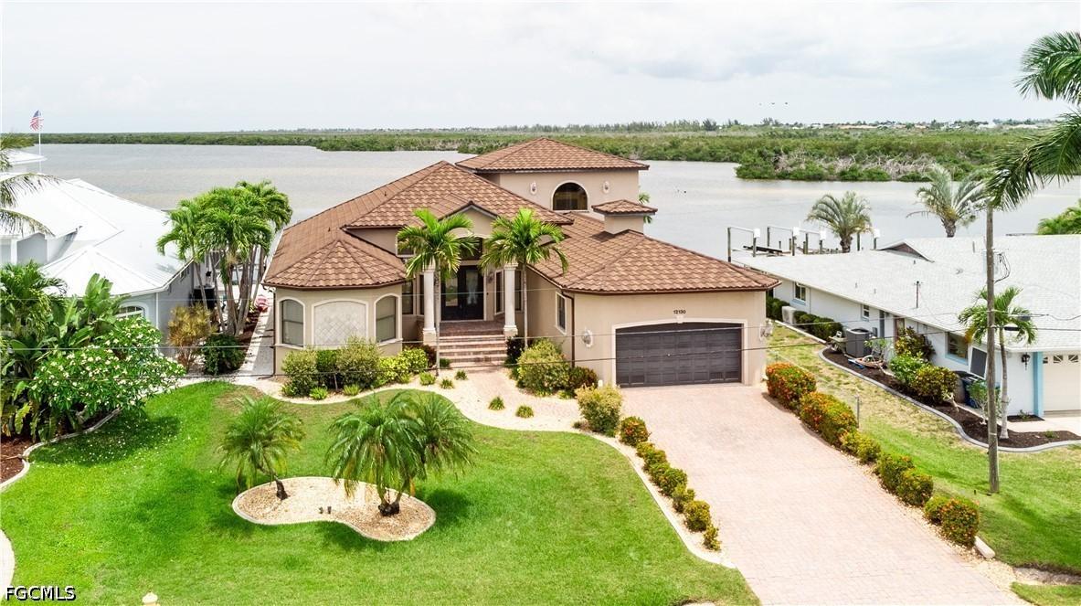 12130 Shoreview Dr., Matlacha, FL 33993