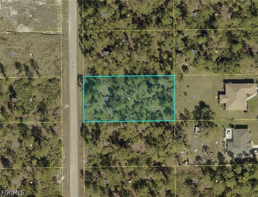 908 Oak Ave., Lehigh Acres, FL 33972