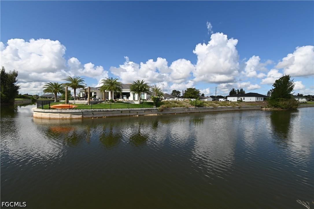 432 SW 22nd St., Cape Coral, FL 33991