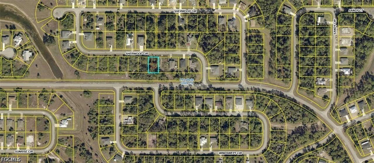 8009 Sherwood Cir., Labelle, FL 33935