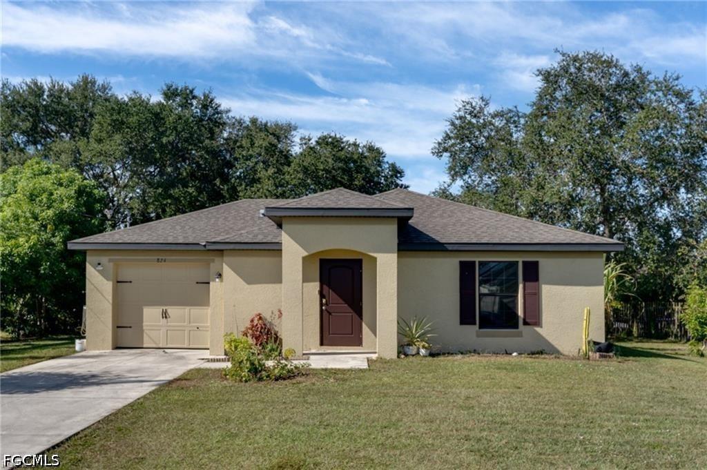 824 Umber Dr., Fort Myers, FL 33913