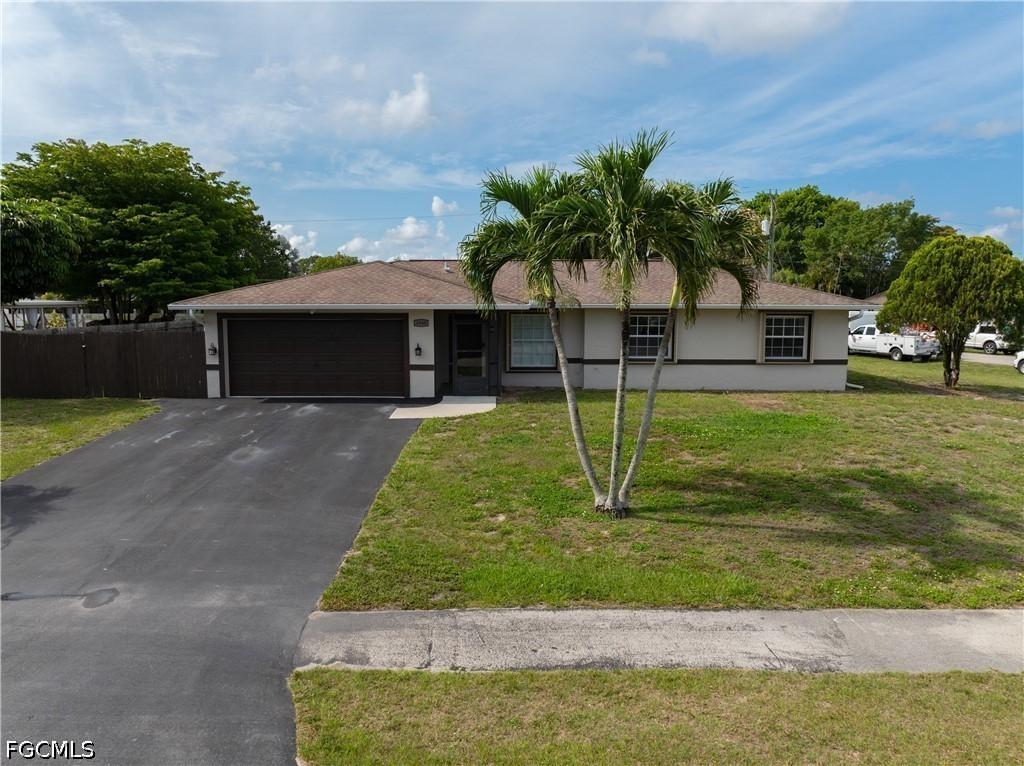 4960 20th Pl., Naples, FL 34116