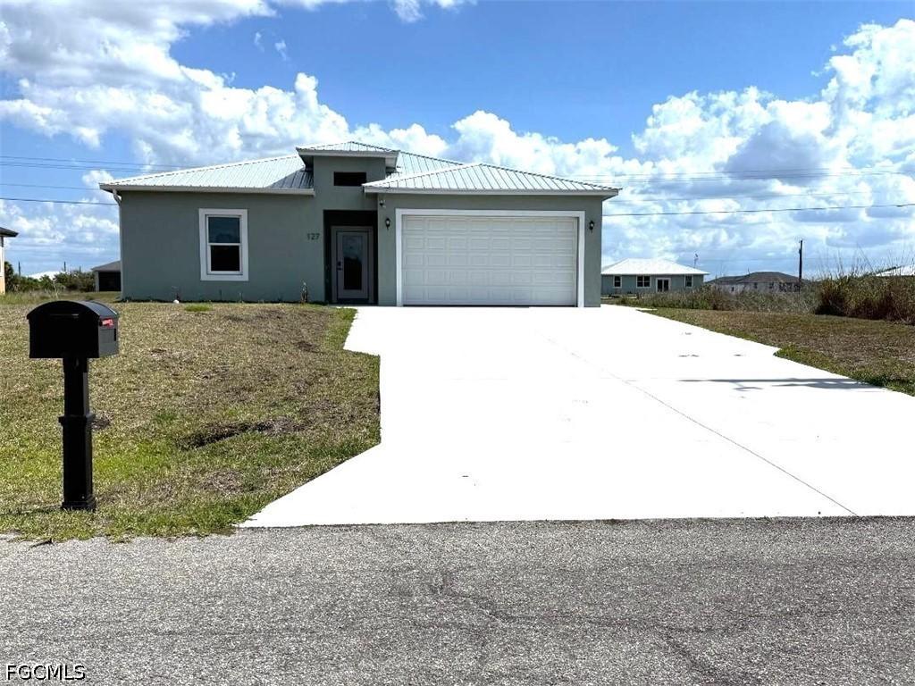 127 Carousel Ave., Labelle, FL 33935