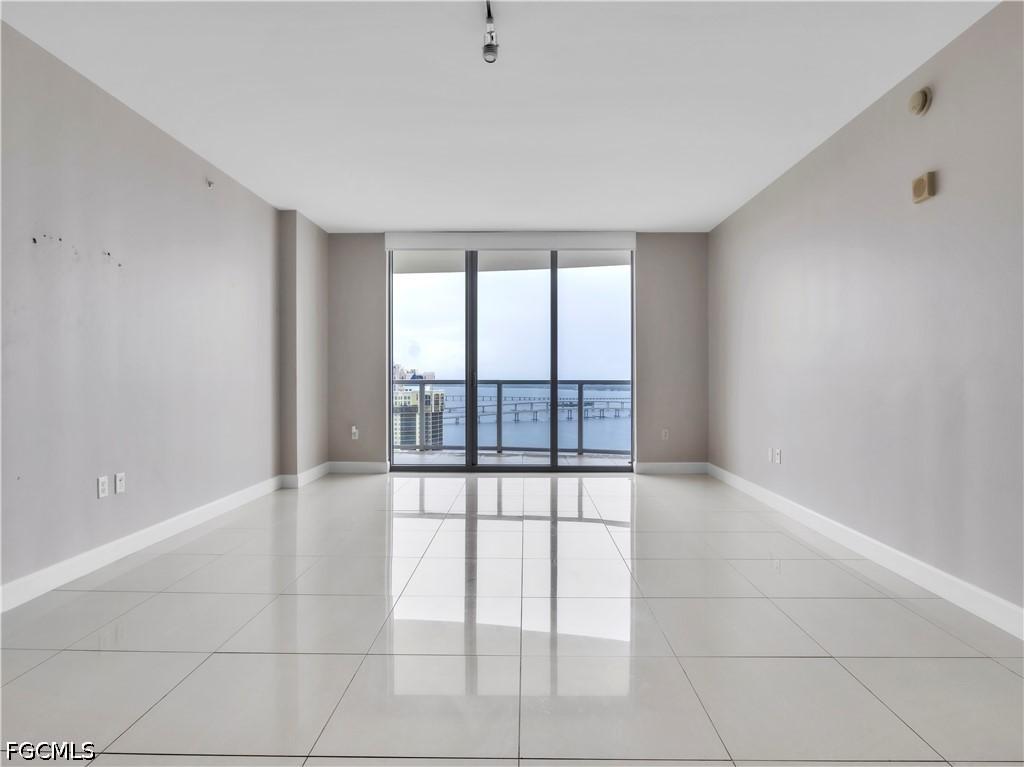 3000 Oasis Grand Blvd. #2905, Fort Myers, FL 33916