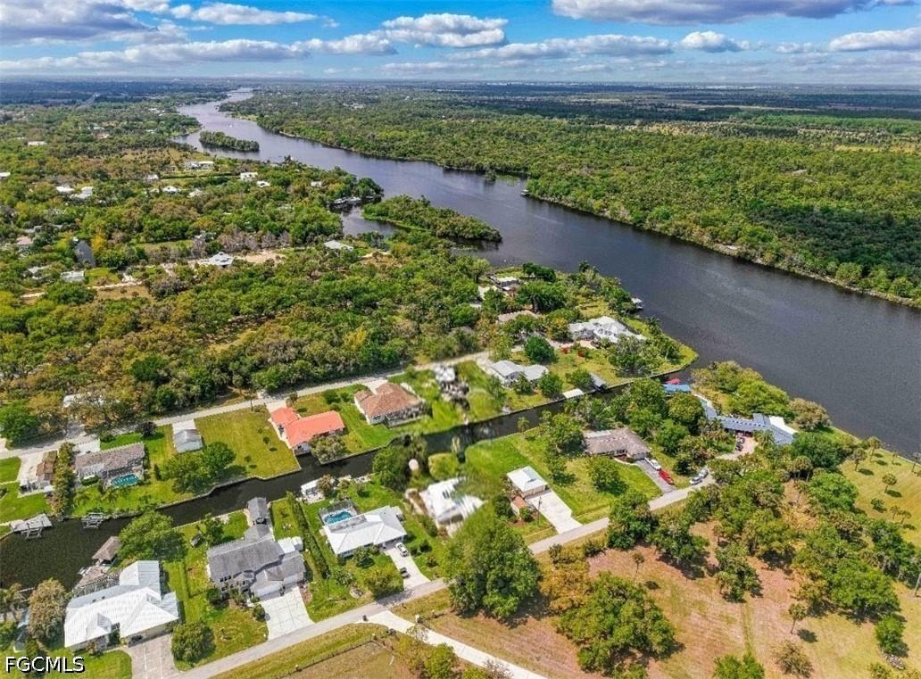 1870 Oak Dr., Alva, FL 33920