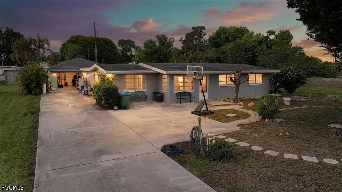 1201 Alabar Ln., Cape Coral, FL 33909