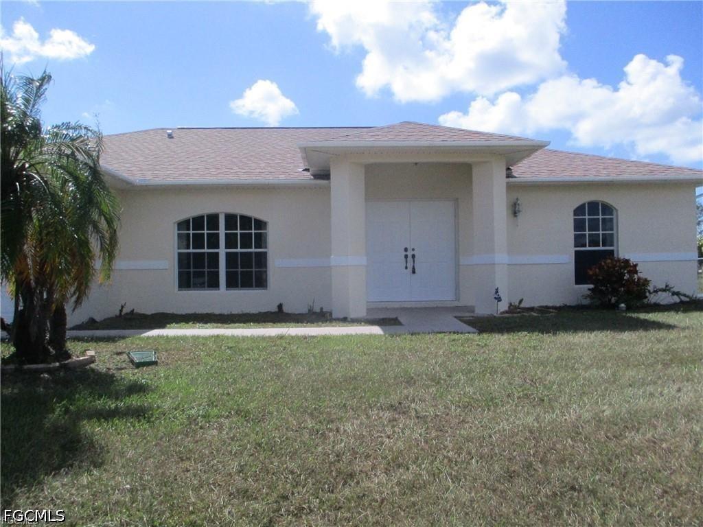 228 Ambury St., Fort Myers, FL 33913