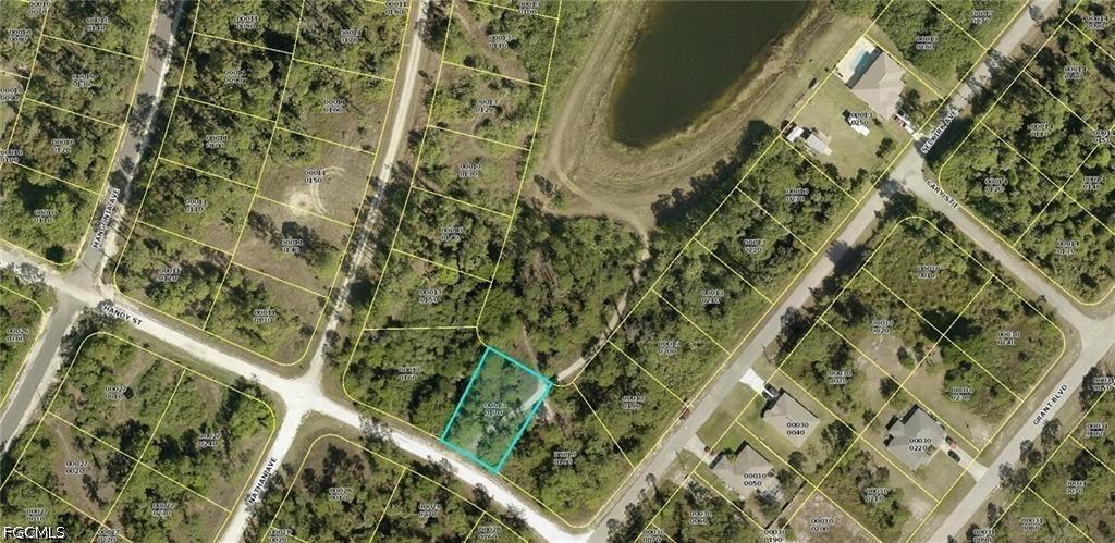 1015 Handy St., Lehigh Acres, FL 33974