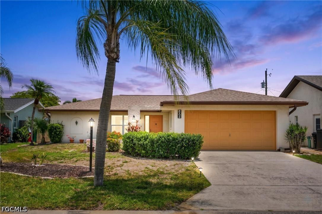 9708 Foxglove Cir., Fort Myers, FL 33919