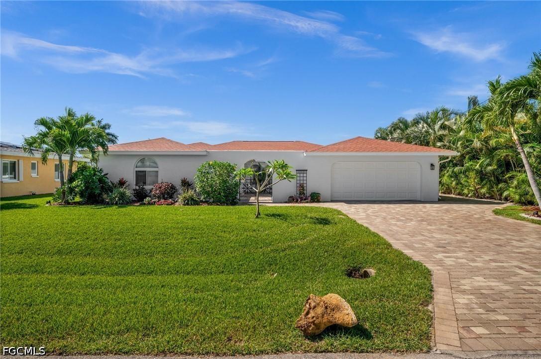 1432 Venetian Ct., Cape Coral, FL 33904