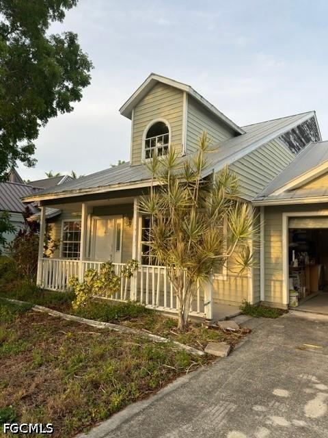 2121 SW 11th Ct., Cape Coral, FL 33991