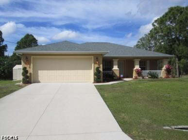 823 Lee Ave., Lehigh Acres, FL 33972