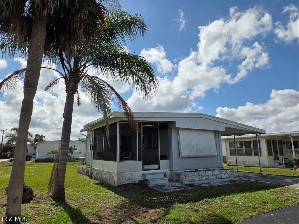 549 Freedom St., North Fort Myers, FL 33917