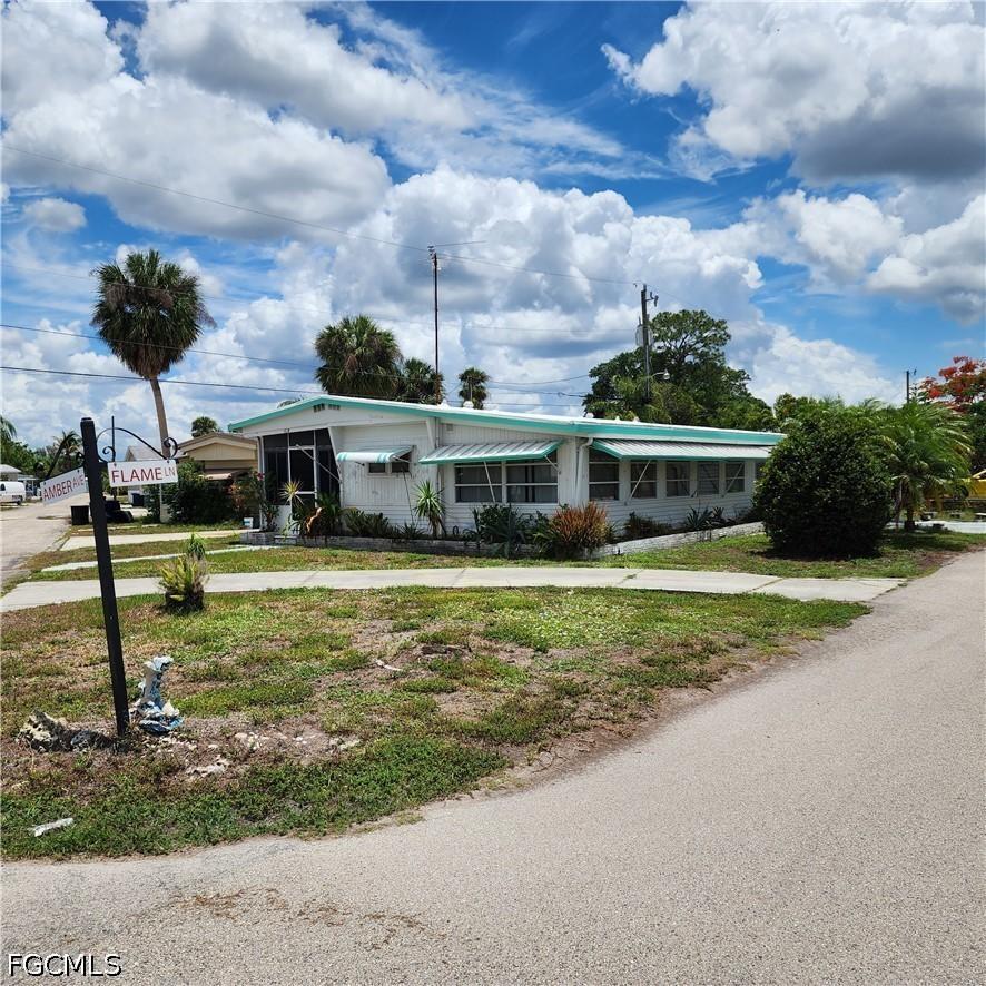 136 Amber Ave., North Fort Myers, FL 33917