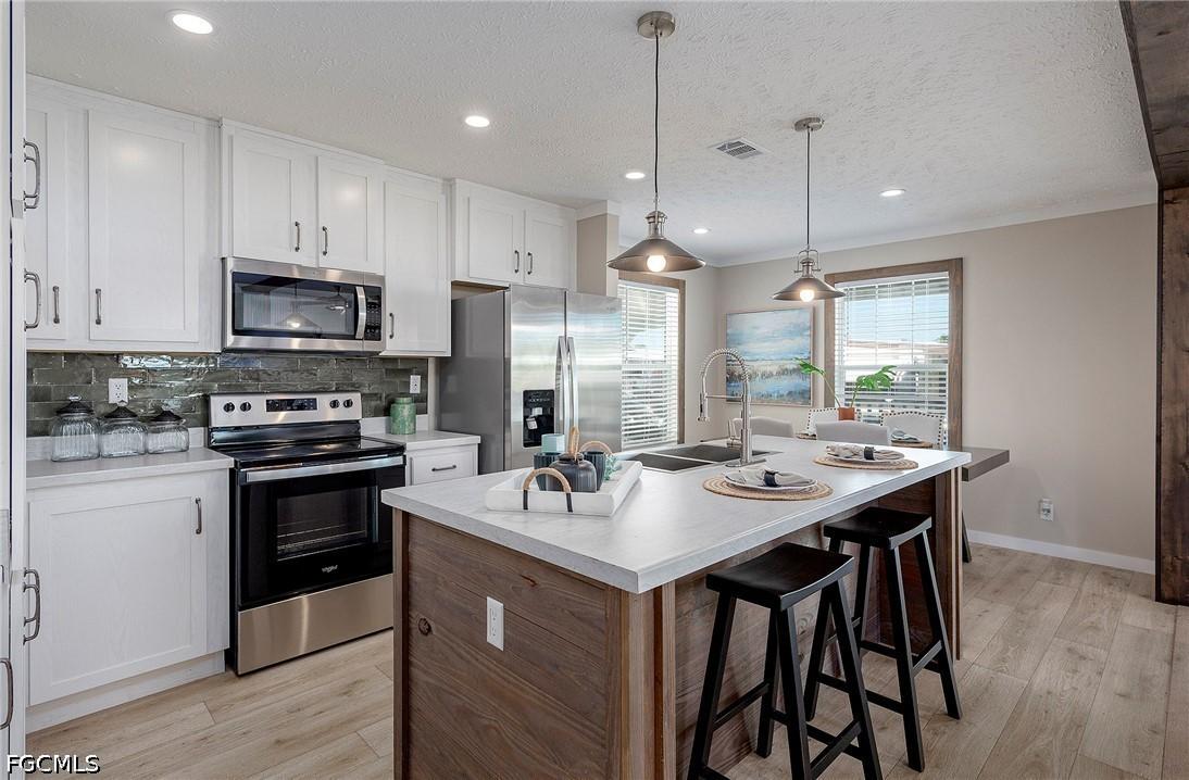93 Poinsettia Dr., Fort Myers, FL 33905