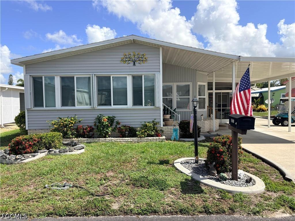 3021 Artesian Ln., North Fort Myers, FL 33917