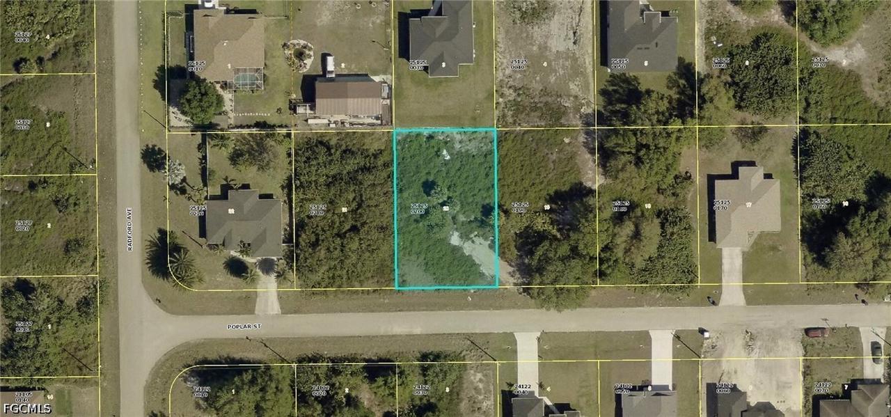 437 Poplar St., Lehigh Acres, FL 33974