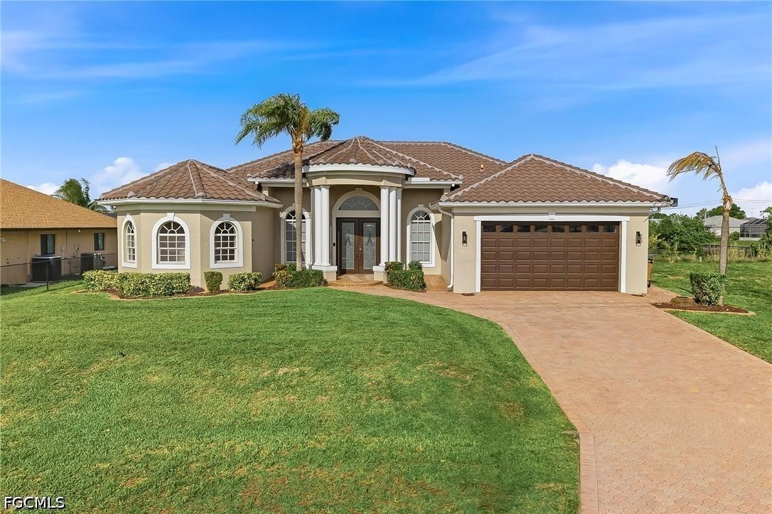 613 SE 4th Pl., Cape Coral, FL 33990