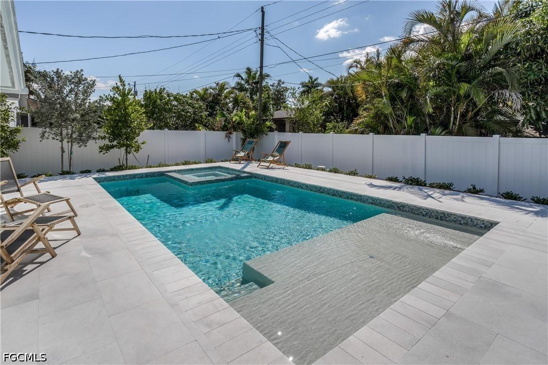 718 103rd Ave., Naples, FL 34108