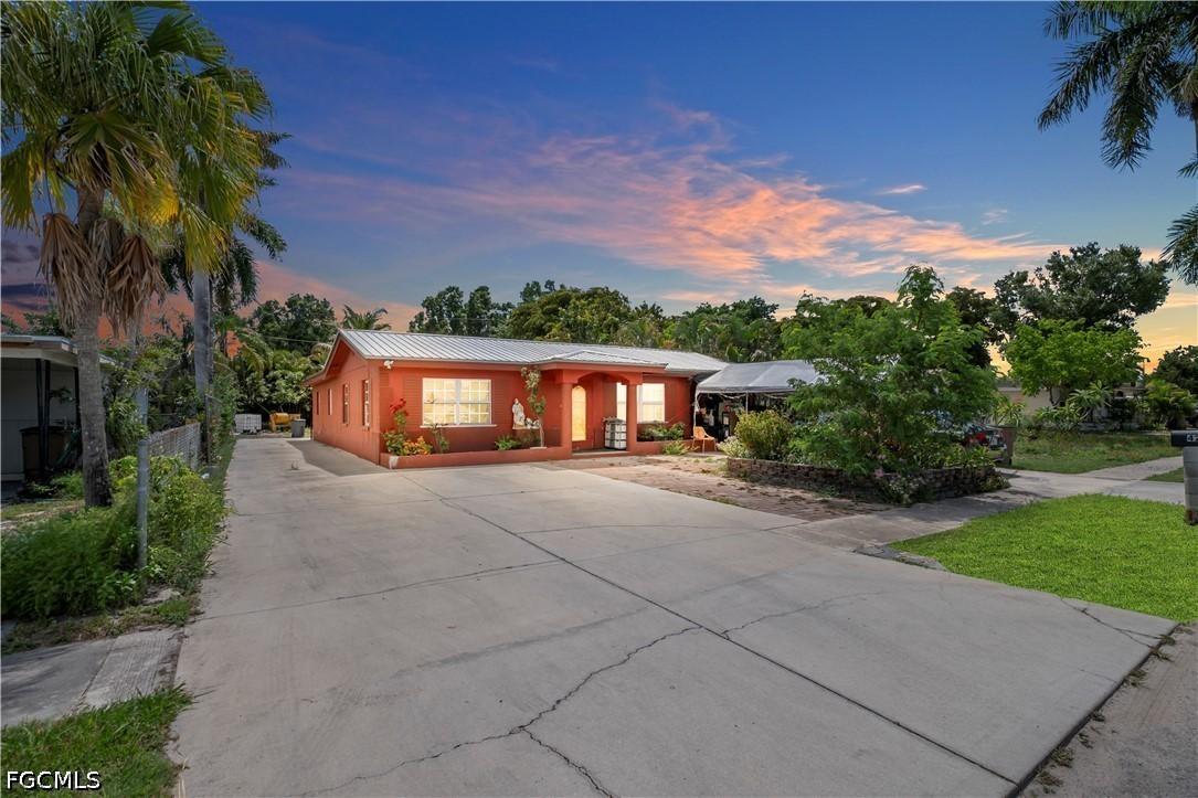 422 Bellair Rd., Fort Myers, FL 33905
