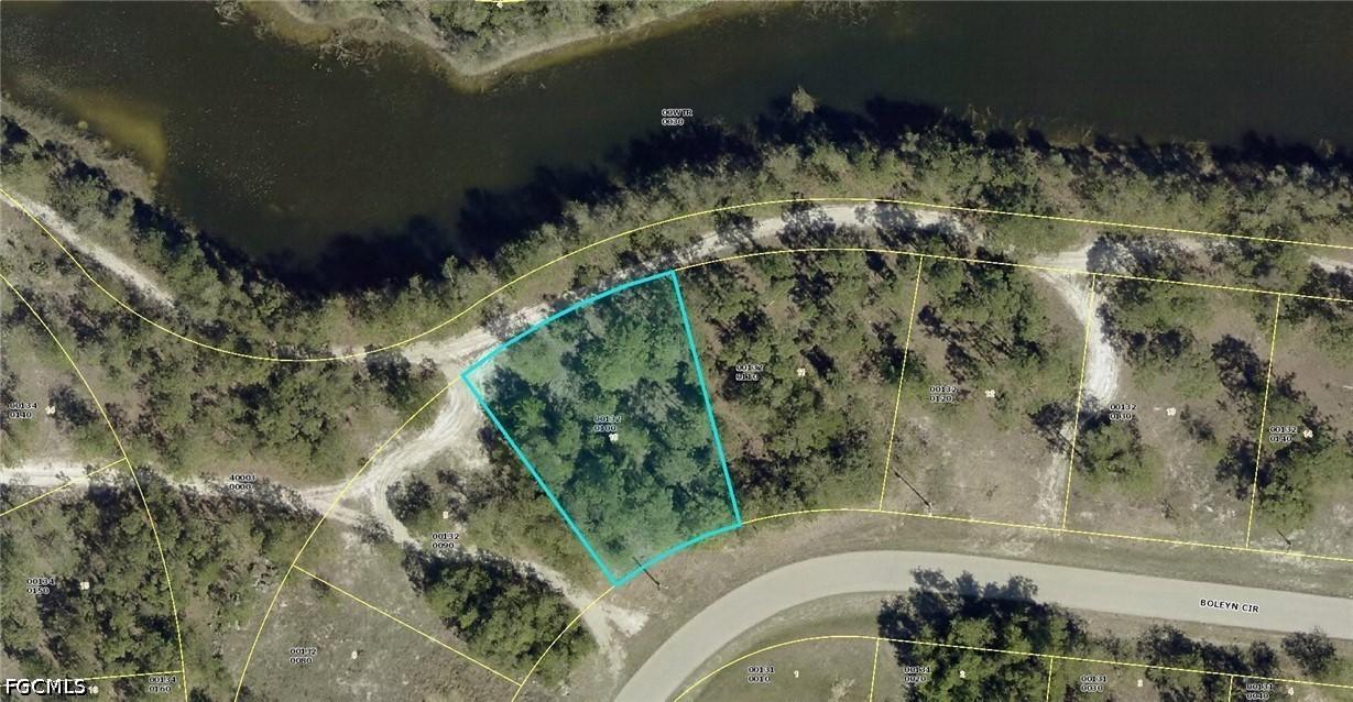 445 Boleyn Cir., Lehigh Acres, FL 33974
