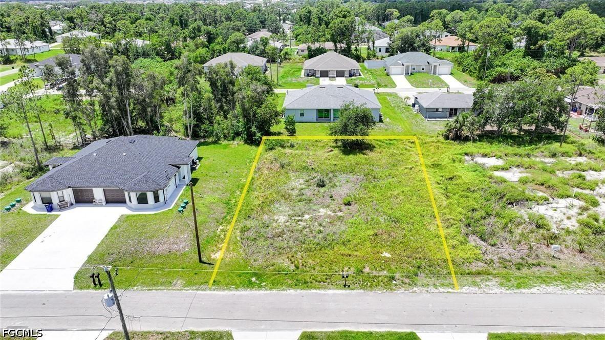 4713/4715 27th St., Lehigh Acres, FL 33973