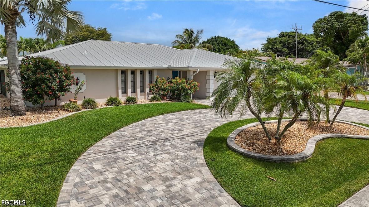 5215 Pelican Blvd., Cape Coral, FL 33914