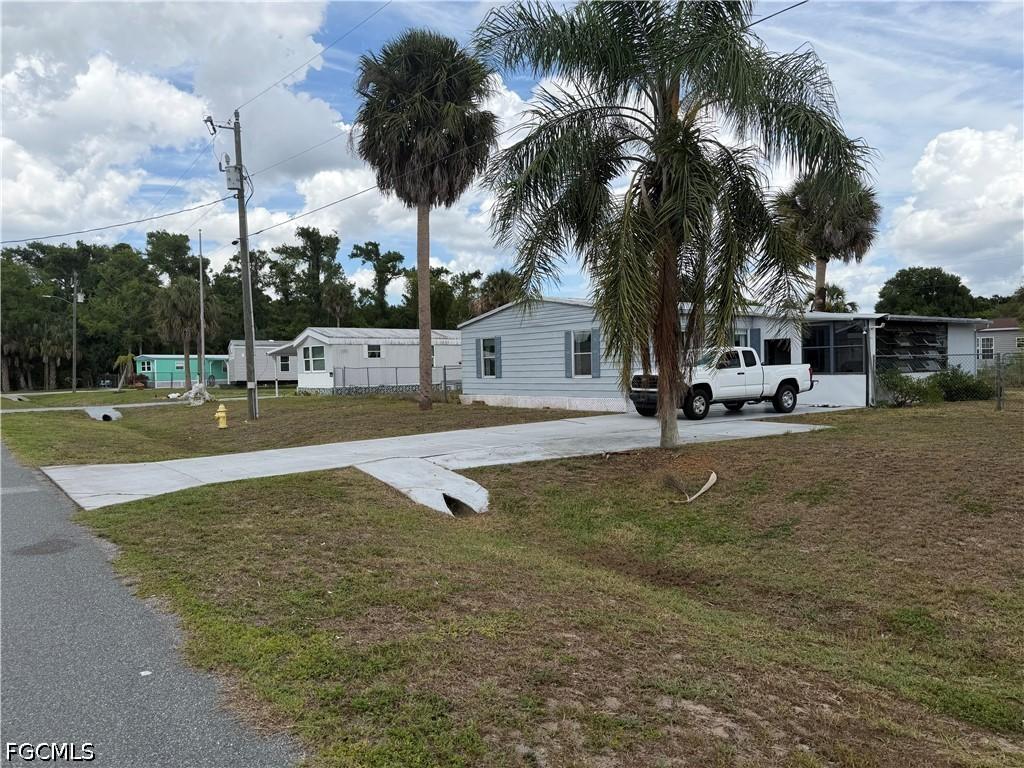 7633 Grady Dr., North Fort Myers, FL 33917