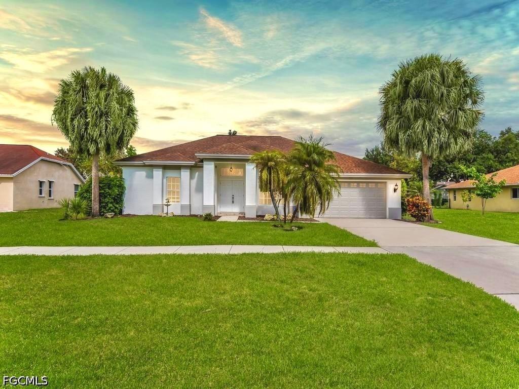 571 Chamonix Ave., Lehigh Acres, FL 33974