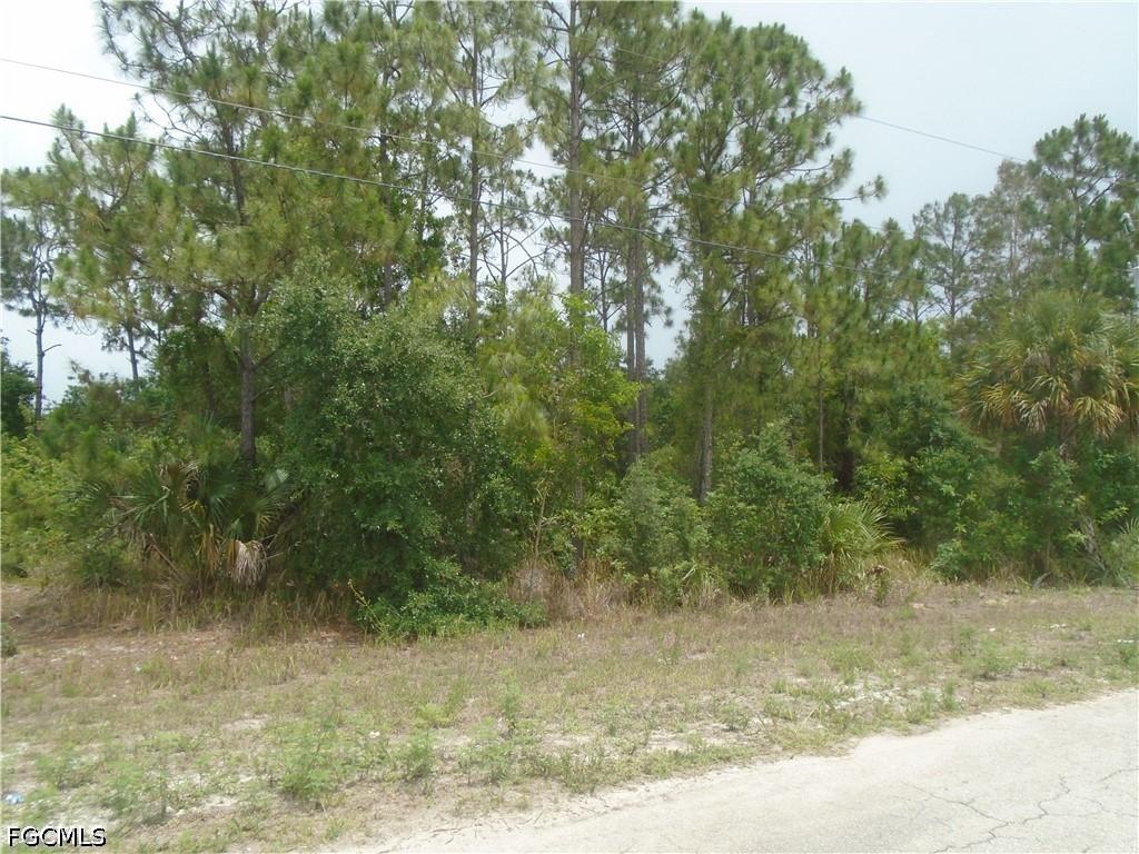 705 Creuset Ave., Lehigh Acres, FL 33974