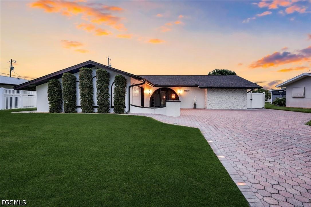 4548 SE 11th Pl., Cape Coral, FL 33904
