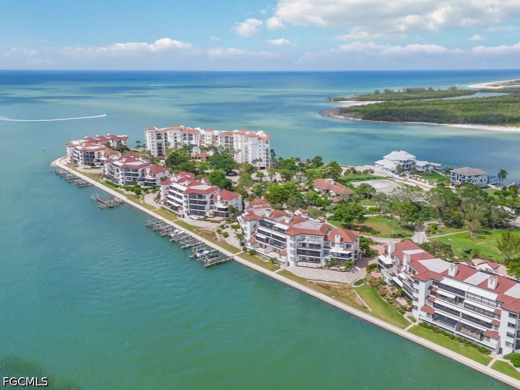 232 La Peninsula Blvd., Naples, FL 34113