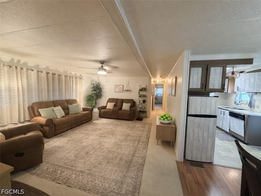 514 Blossom Ct., North Fort Myers, FL 33917
