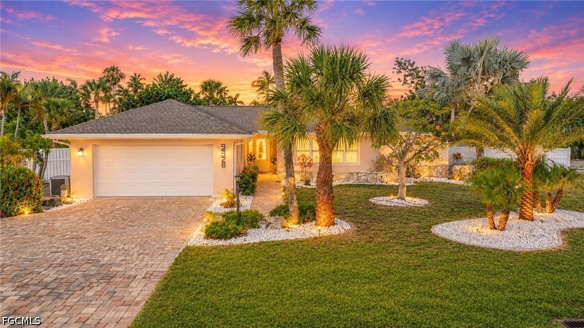9428 Moonlight Dr., Sanibel, FL 33957
