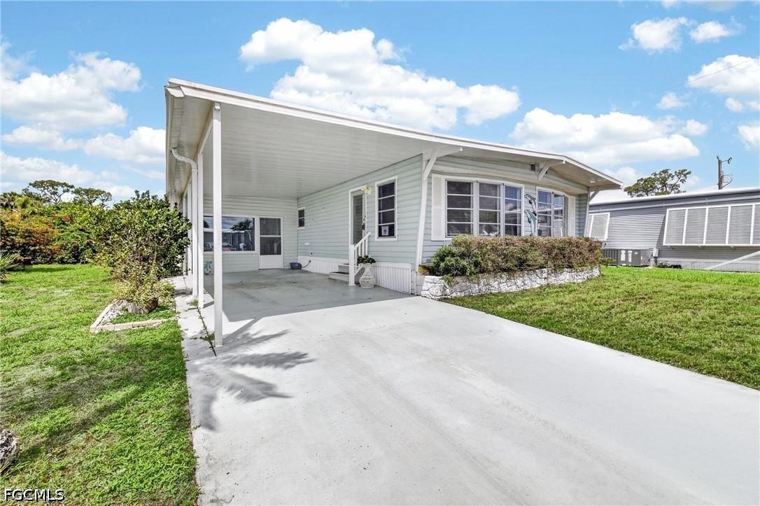 603 Pine Grove Ct., North Fort Myers, FL 33917