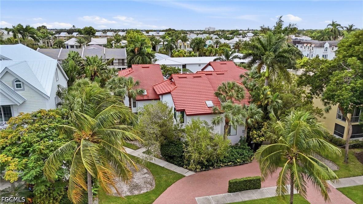 962 8th Ave., Naples, FL 34102