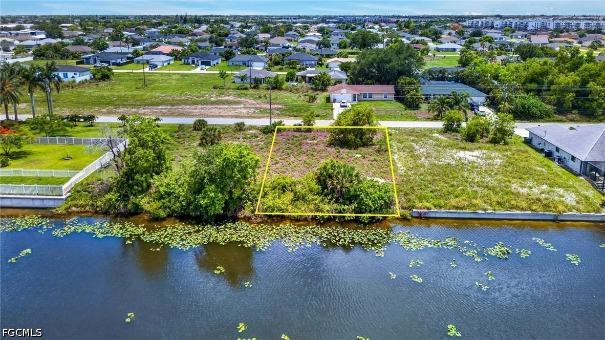 301 NW 5th Ter., Cape Coral, FL 33993