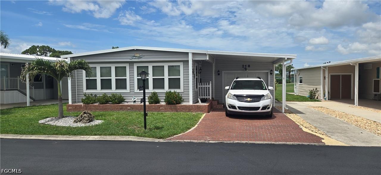 218 Nicklaus Blvd., North Fort Myers, FL 33903