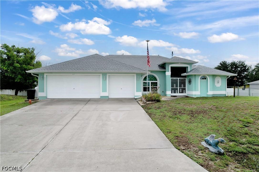 469 NE 1st Pl., Cape Coral, FL 33909