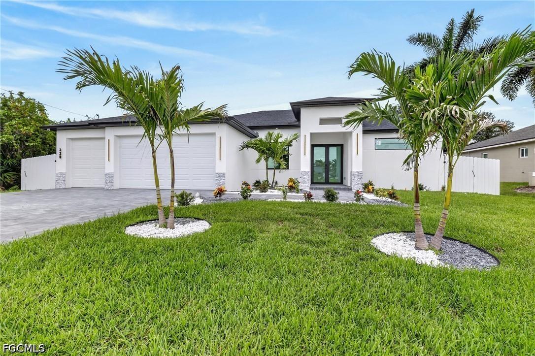 330 SW 26th Pl., Cape Coral, FL 33991